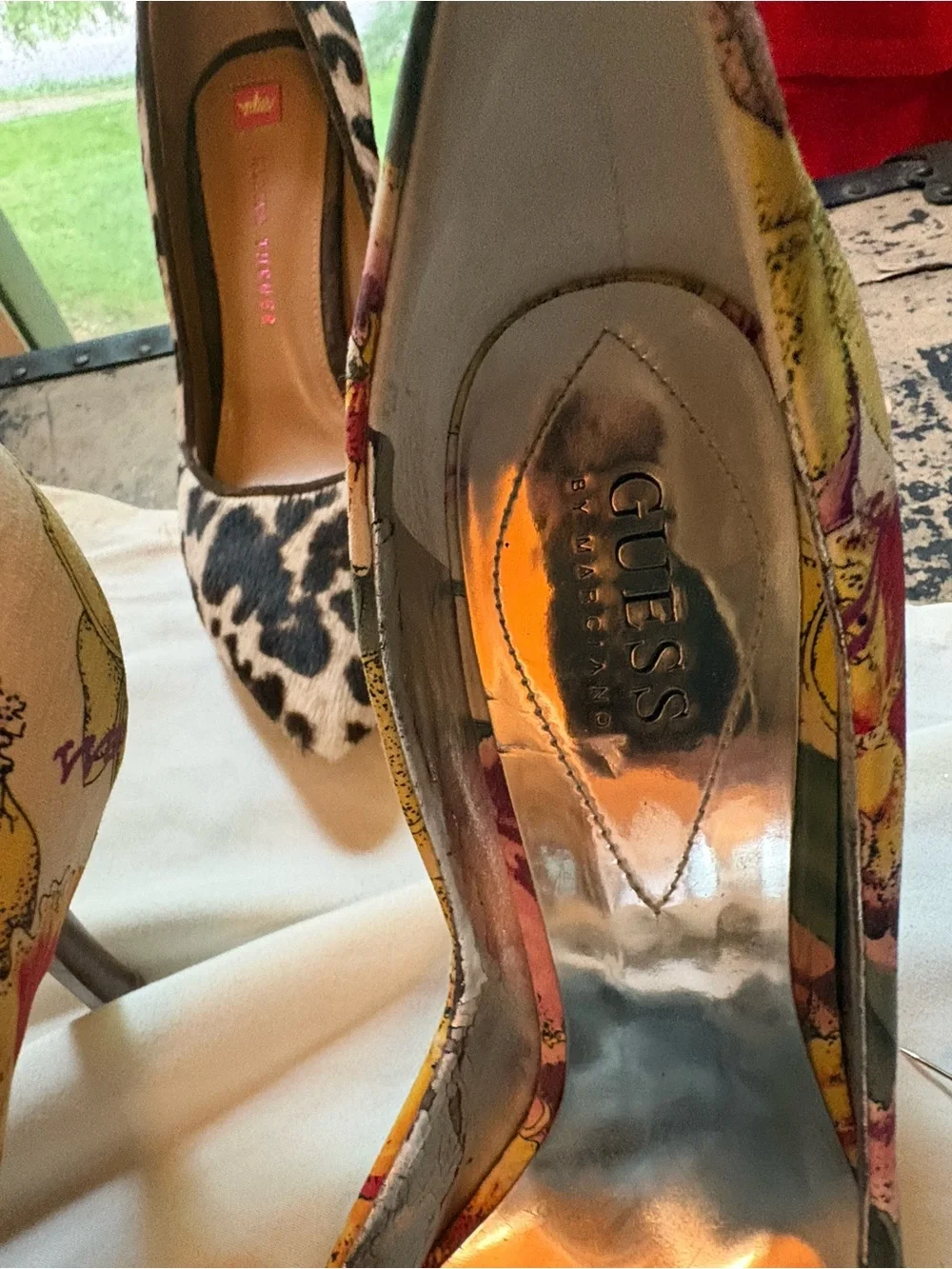 GUESS by MARCIANO👠Pointed-Toe Stiletto in MultiColorYellow &Green 🌻Floral Fabric